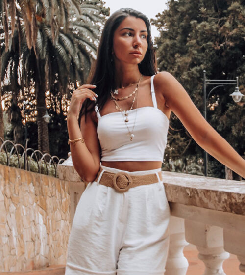 Woman wearing white clothes