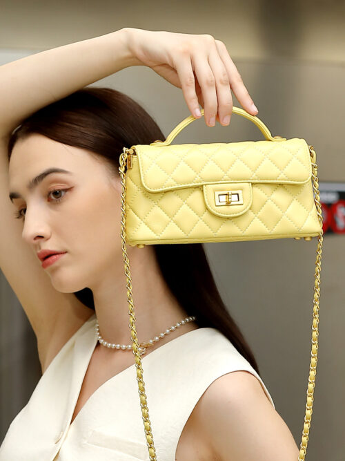 Chic Chain-Strap Luxury-Style Women's Genuine Leather Handbag: 2026 New Arrival—Tote, Shoulder, or Crossbody Bag with Diamond Quilting